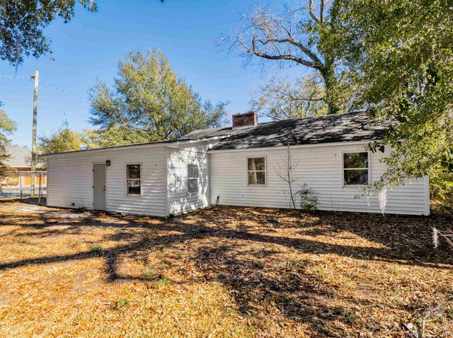 1220 3rd Ave., Kingstree, SC 29556