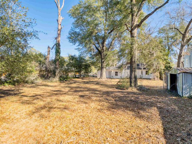 1220 3rd Ave., Kingstree, SC 29556