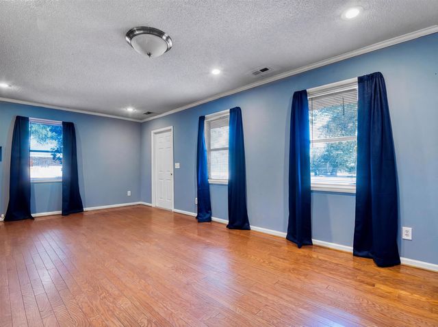 1220 3rd Ave., Kingstree, SC 29556