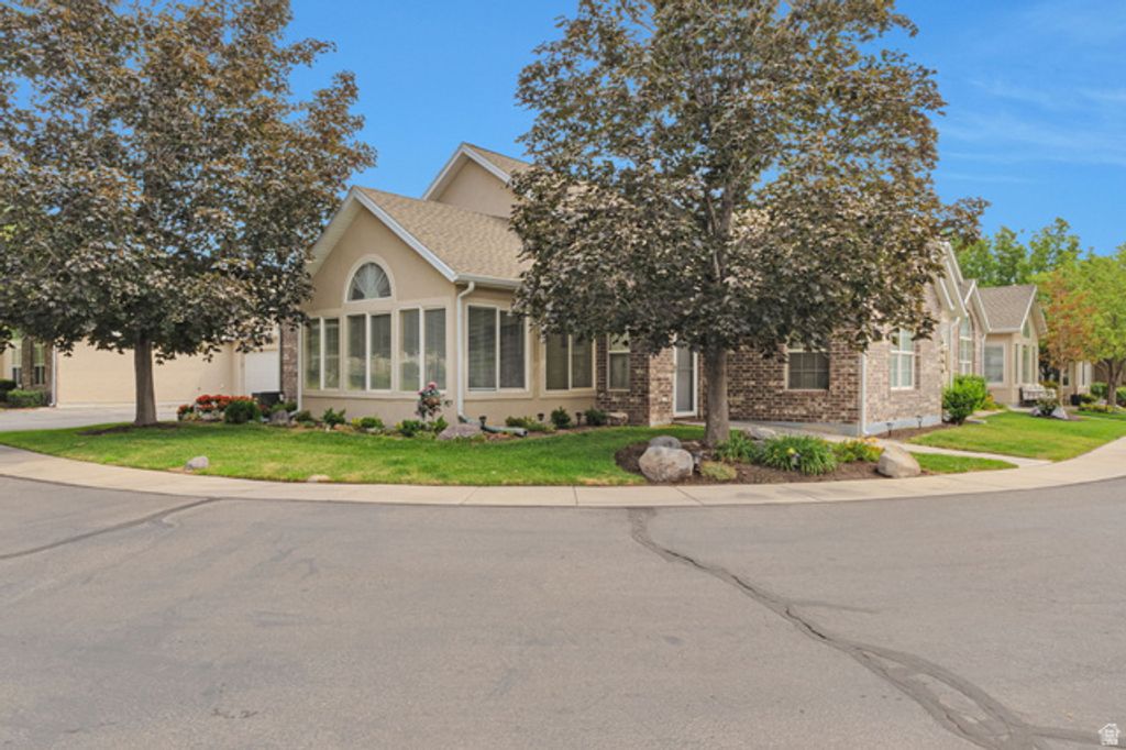 2156 W JORDAN VILLA DR #B, West Jordan, UT 84088 — photo 2