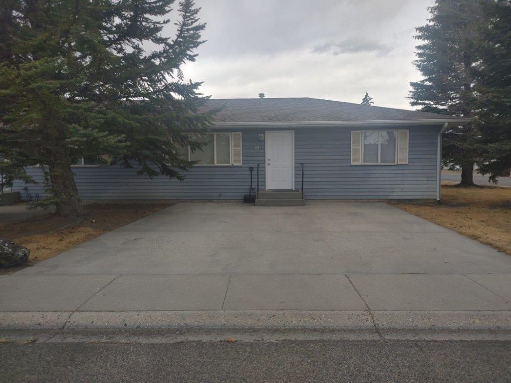 1102 Elm Ave, Cody, WY 82414