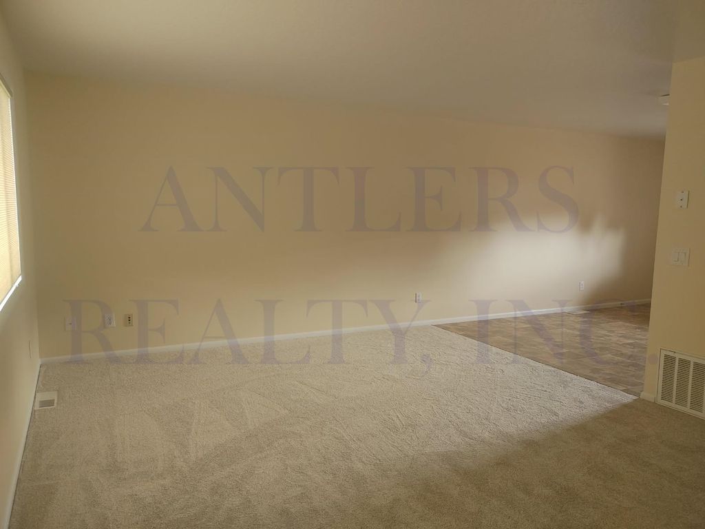 1102 Elm Ave, Cody, WY 82414 photo 4