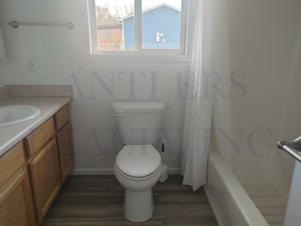 1102 Elm Ave, Cody, WY 82414 photo 5