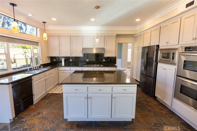 2605 Augusta, Tustin, CA 92782