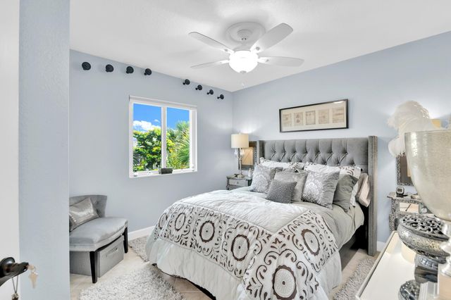 528 Bayfront Drive, Boynton Beach, FL 33435