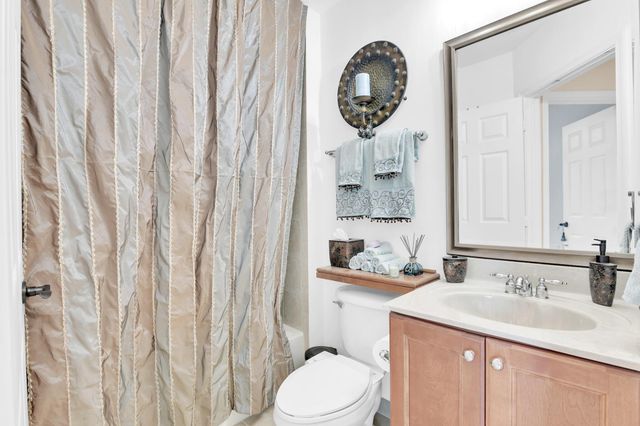 528 Bayfront Drive, Boynton Beach, FL 33435