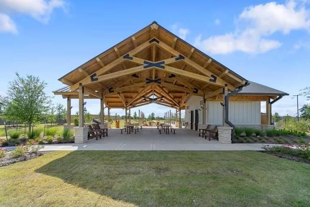 704 Amber Falls Drive, Montgomery, TX 77356