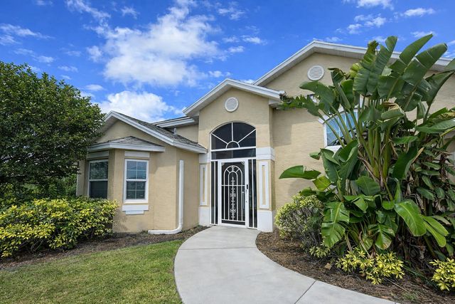 301 SW Buzby Court, Port St. Lucie, Port St Lucie, FL 34953