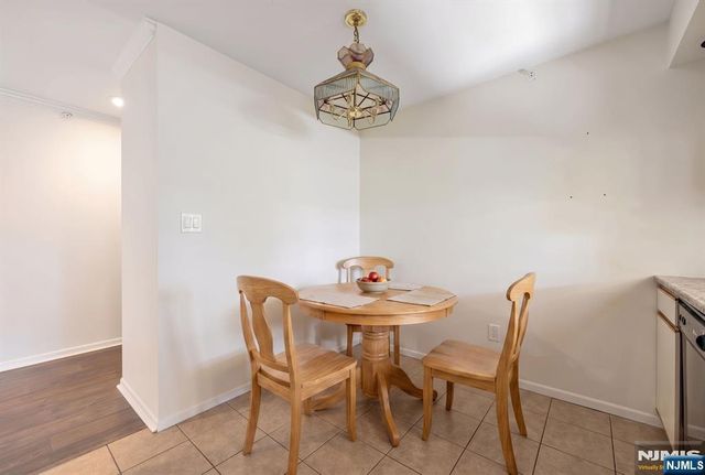 107 Mark Twain Way, Mahwah, NJ 07430