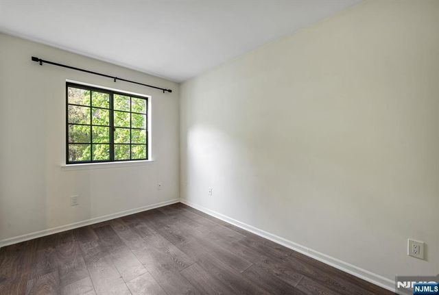 107 Mark Twain Way, Mahwah, NJ 07430