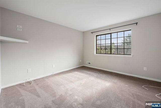 107 Mark Twain Way, Mahwah, NJ 07430
