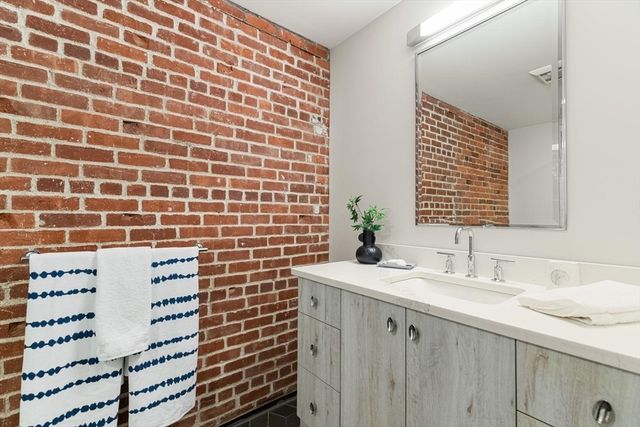 63 Melcher St. 301, Boston, MA 02210