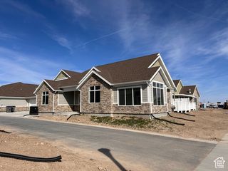 9504 S EMBER GLOW CT #B, South Jordan, UT 84095