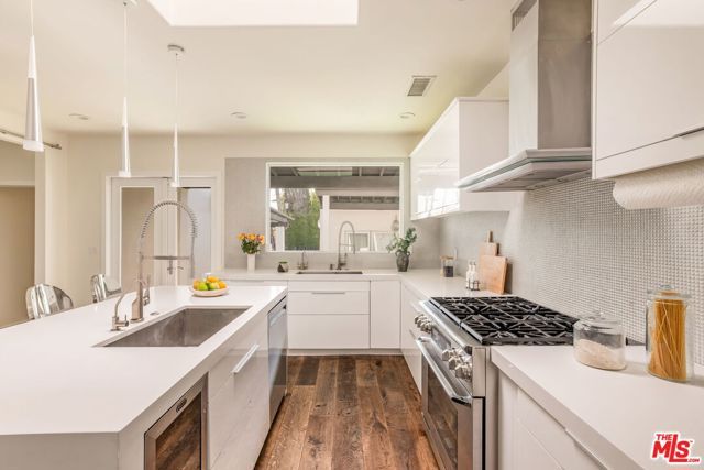 631 N Fuller Avenue, Los Angeles, CA 90036