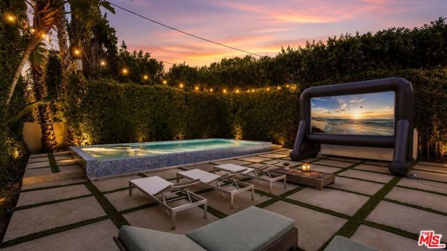 631 N Fuller Avenue, Los Angeles, CA 90036