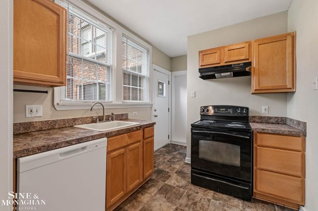377 Rivard Boulevard, Grosse Pointe, MI 48230
