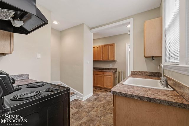 377 Rivard Boulevard, Grosse Pointe, MI 48230