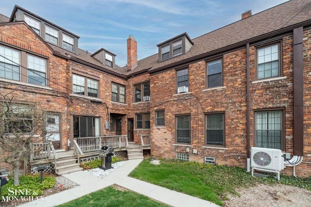 377 Rivard Boulevard, Grosse Pointe, MI 48230