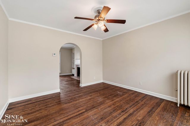 377 Rivard Boulevard, Grosse Pointe, MI 48230