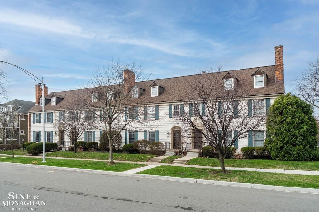 377 Rivard Boulevard, Grosse Pointe, MI 48230