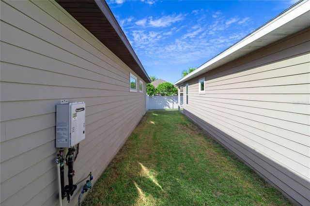 1852 SW 246TH DRIVE, Newberry, FL 32669