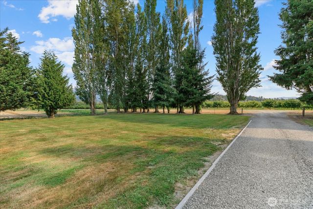 22767 Francis Road, Mount Vernon, WA 98273
