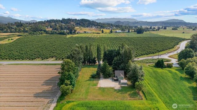 22767 Francis Road, Mount Vernon, WA 98273