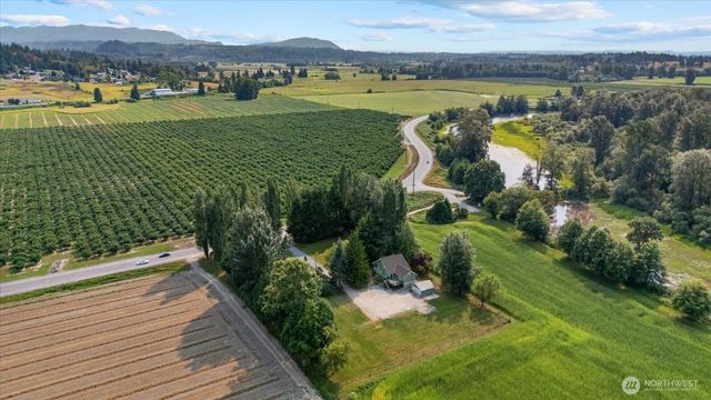 22767 Francis Road, Mount Vernon, WA 98273