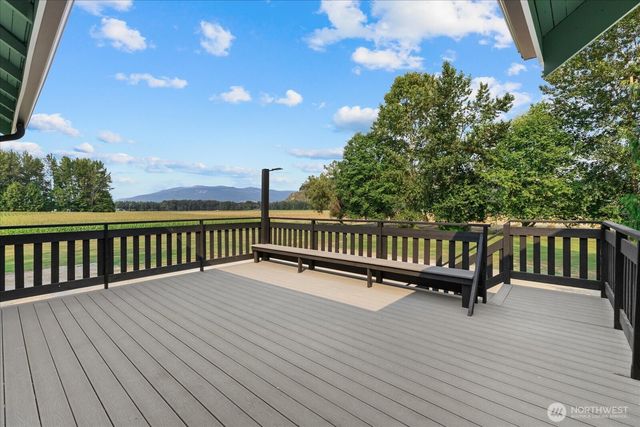 22767 Francis Road, Mount Vernon, WA 98273