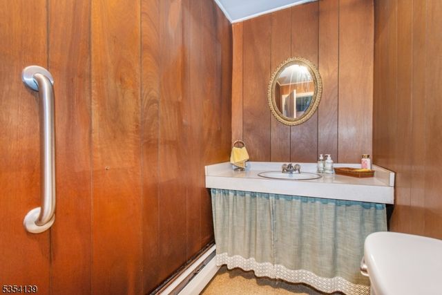 65 Brandon Ave, Wayne Twp., NJ 07470