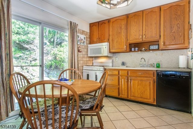 65 Brandon Ave, Wayne Twp., NJ 07470