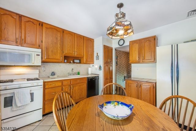 65 Brandon Ave, Wayne Twp., NJ 07470