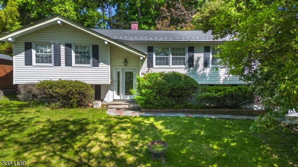 65 Brandon Ave, Wayne Twp., NJ 07470