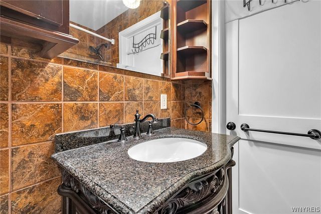 633 33rd Street, Niagara Falls, NY 14301