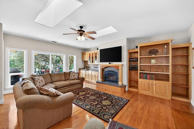 18572 Hummingbird Dr, Penn Valley, CA 95946