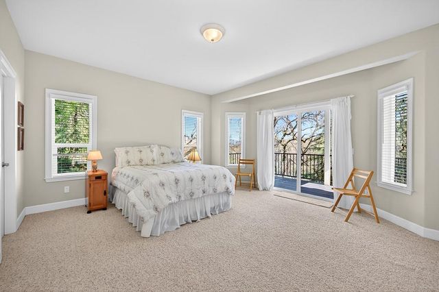 18572 Hummingbird Dr, Penn Valley, CA 95946