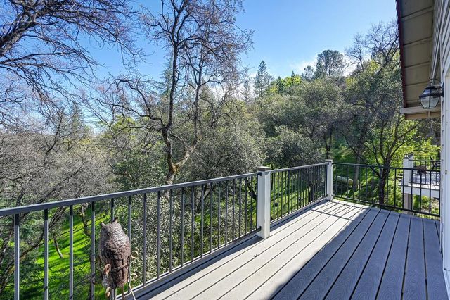 18572 Hummingbird Dr, Penn Valley, CA 95946