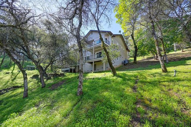 18572 Hummingbird Dr, Penn Valley, CA 95946