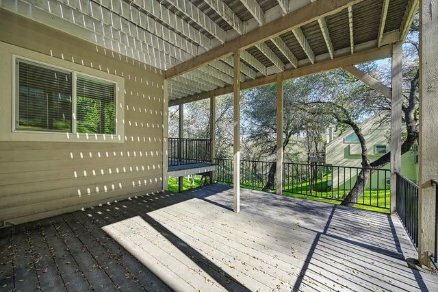 18572 Hummingbird Dr, Penn Valley, CA 95946