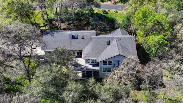 18572 Hummingbird Dr, Penn Valley, CA 95946