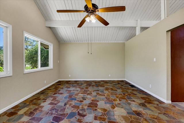 11969 Walnut Ct, Auburn, CA 95602