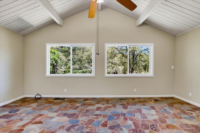11969 Walnut Ct, Auburn, CA 95602