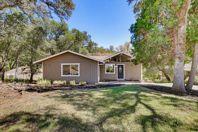 11969 Walnut Ct, Auburn, CA 95602