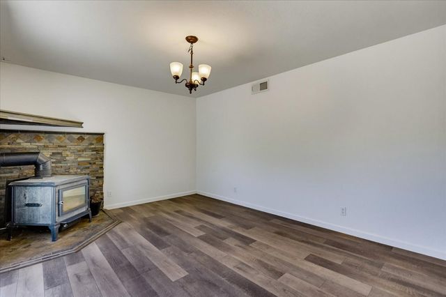 11969 Walnut Ct, Auburn, CA 95602