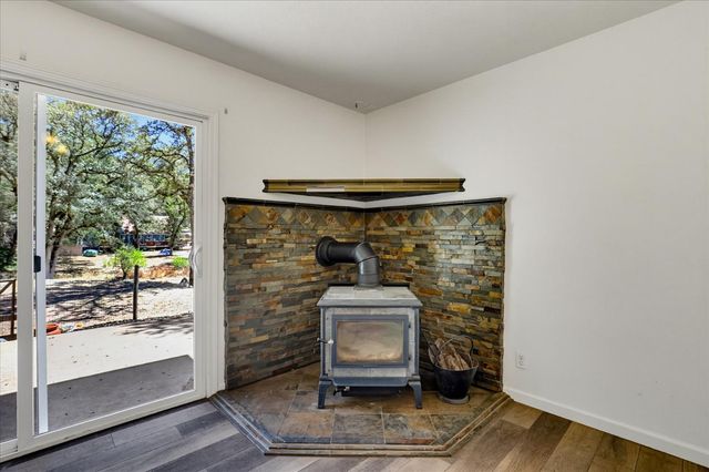 11969 Walnut Ct, Auburn, CA 95602