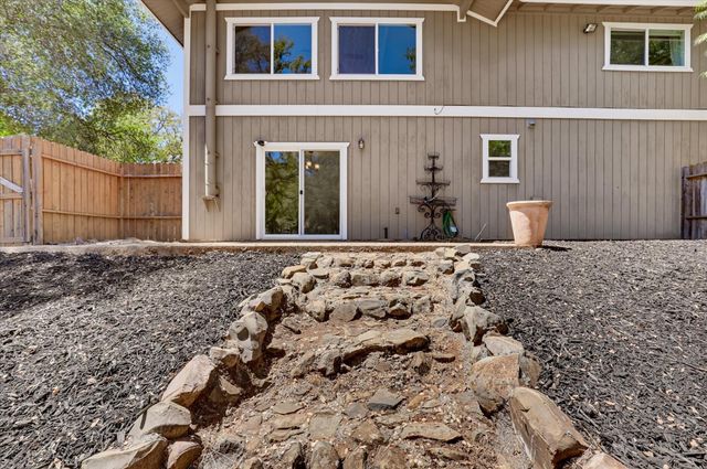 11969 Walnut Ct, Auburn, CA 95602
