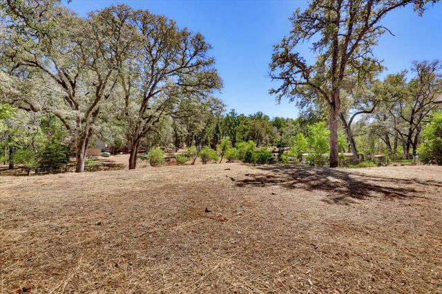 11969 Walnut Ct, Auburn, CA 95602