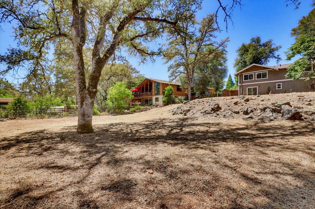 11969 Walnut Ct, Auburn, CA 95602