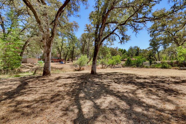 11969 Walnut Ct, Auburn, CA 95602