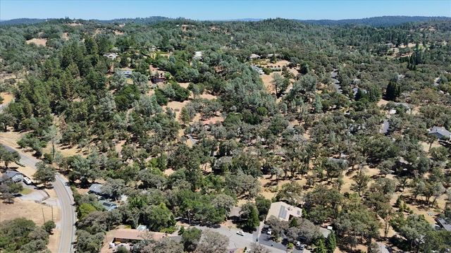 11969 Walnut Ct, Auburn, CA 95602